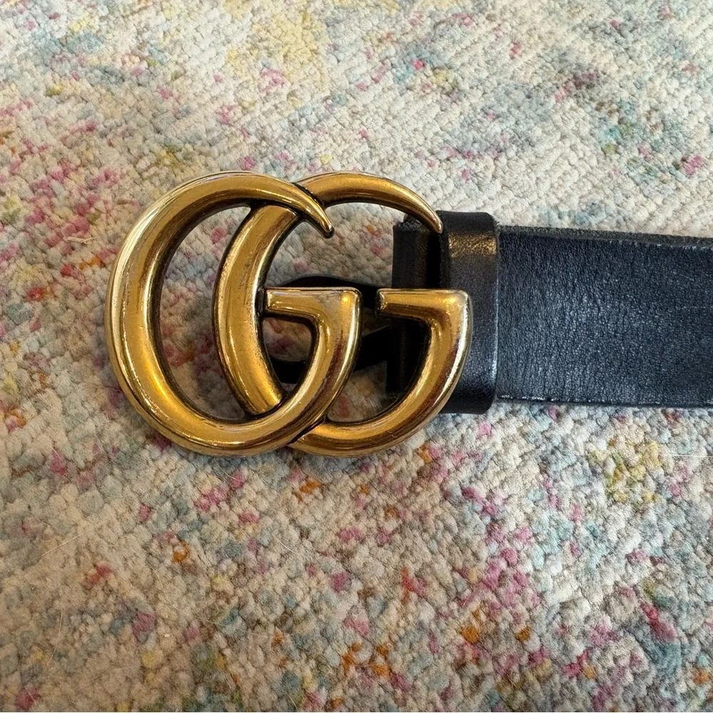 Gucci Women's Black GG Logo Leather Belt Gold Buckle Adjustable Authentic - Picture 2 of 5